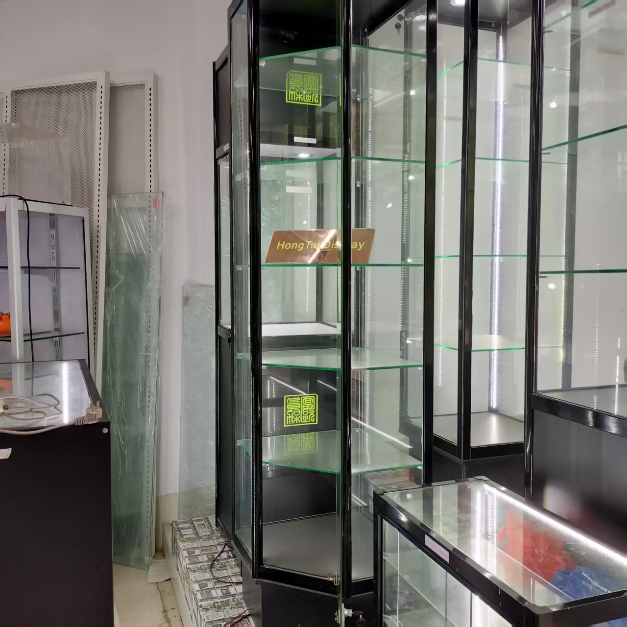 งานแสดงสินค้าออกแบบตกแต่งภายใน - Interior Design Exhibition บทวิจารณ์และราคา